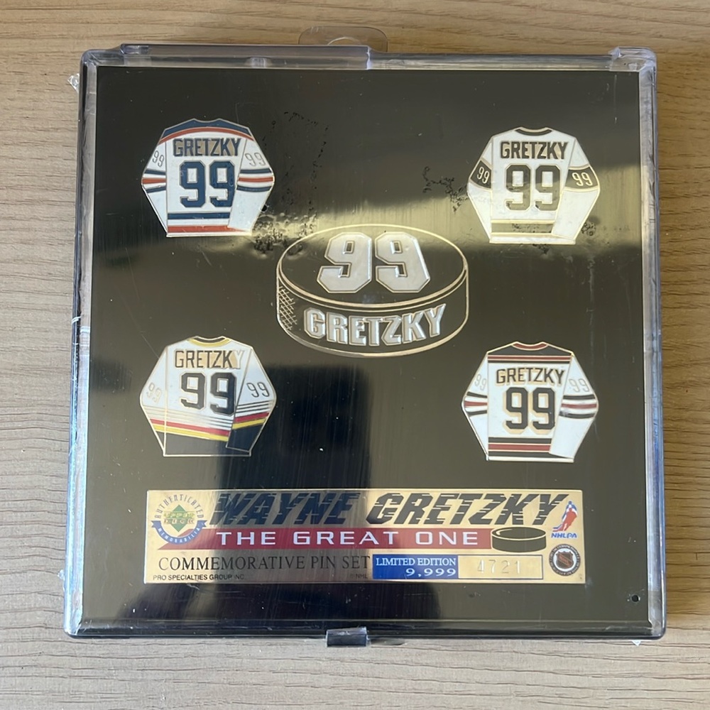 NHL Upper Deck Wayne Gretzky Commemorative Pin Set NIB #4721 Los Angeles Kings